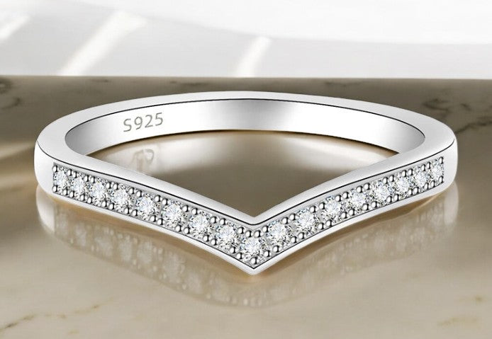 Anel de Luxo Moissanite em Prata S925 - Elegância Atemporal
