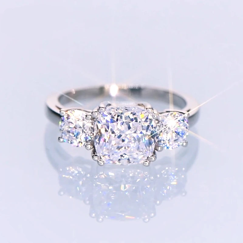 925 Sterling Silver Anel de Noivado, Três Pedra, Luxo, Corte Almofada, 3.5CTW Moissanite Promise Band para Mulheres, Jóias
