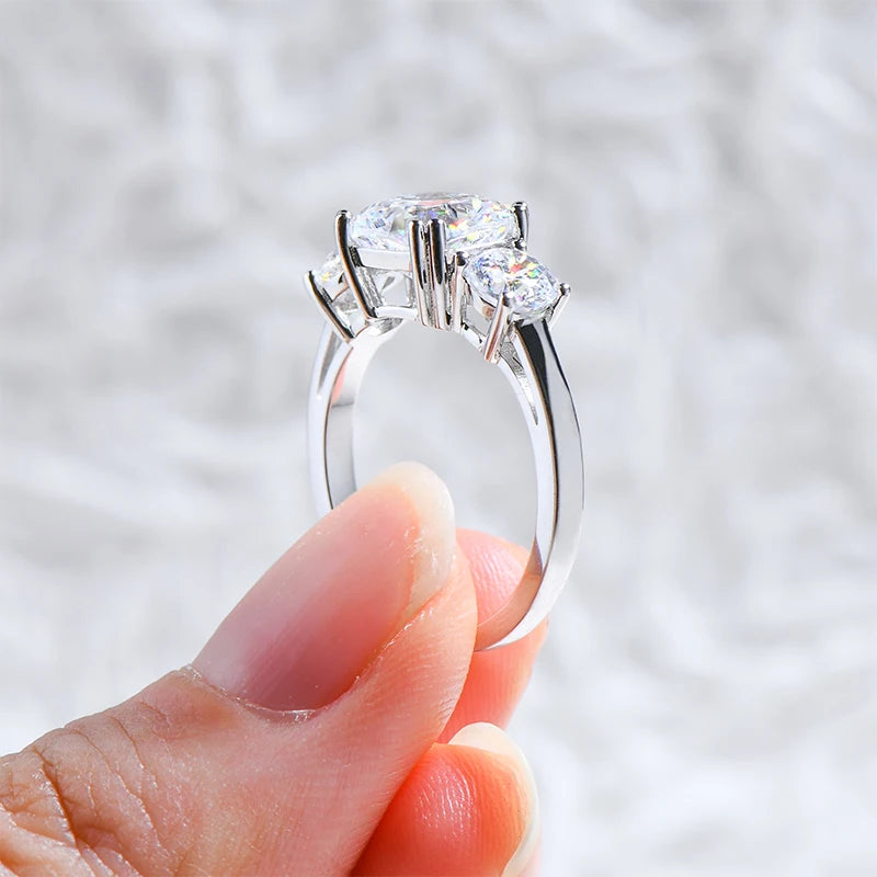 925 Sterling Silver Anel de Noivado, Três Pedra, Luxo, Corte Almofada, 3.5CTW Moissanite Promise Band para Mulheres, Jóias