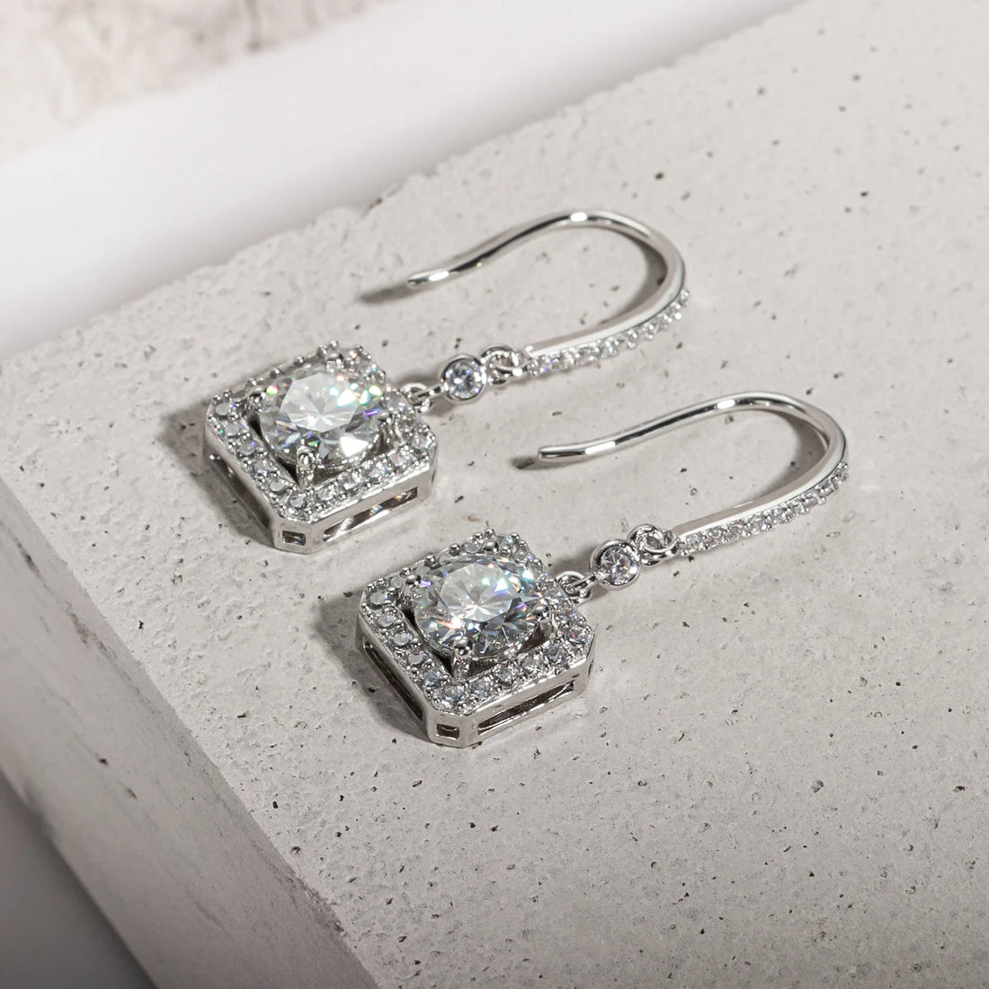 Elegância Vieja - Brincos de Moissanite Dourados em Prata 925