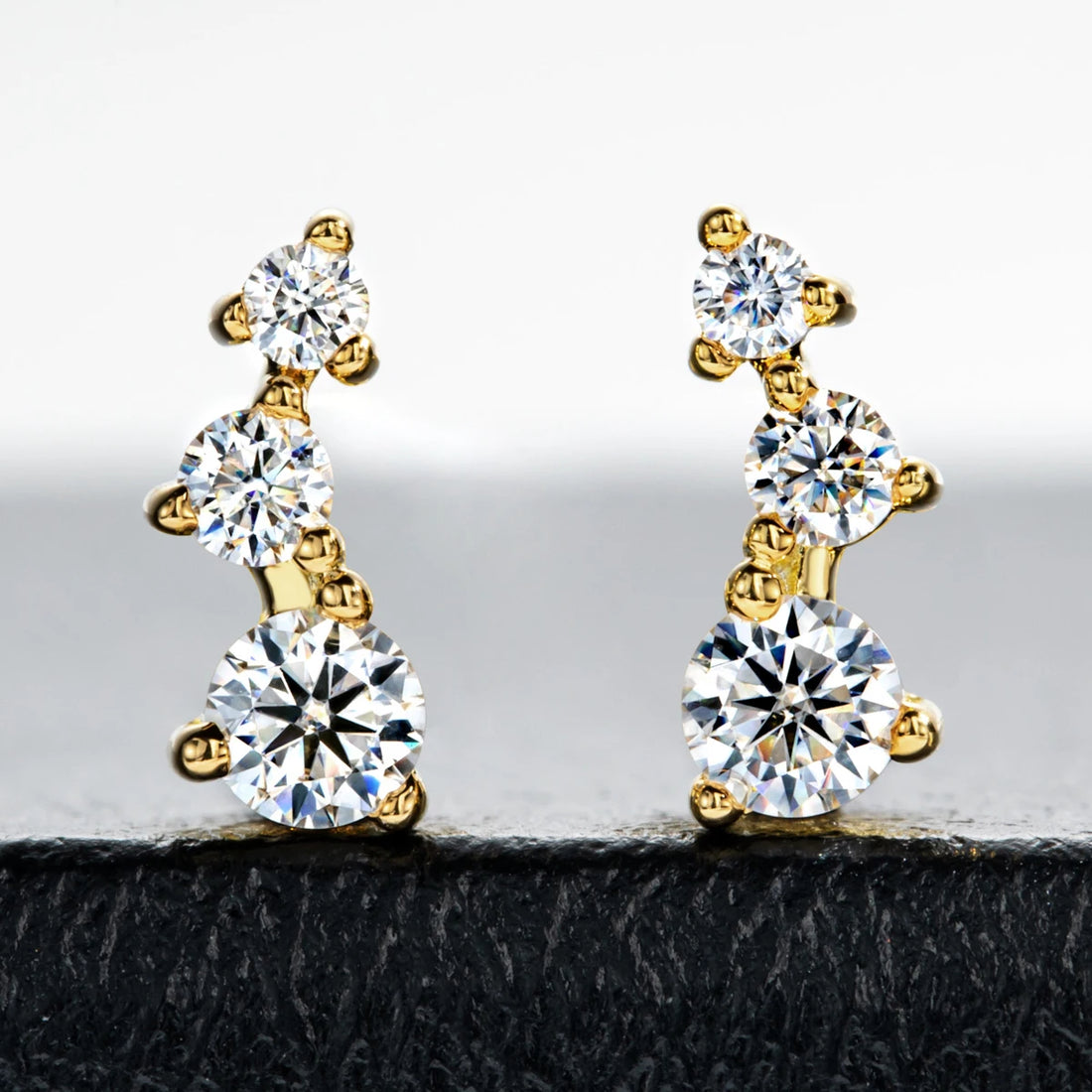 Anujewel d cor moissanite brincos amarelo banhado a ouro moissanite sorriso feminino jóias presentes atacado