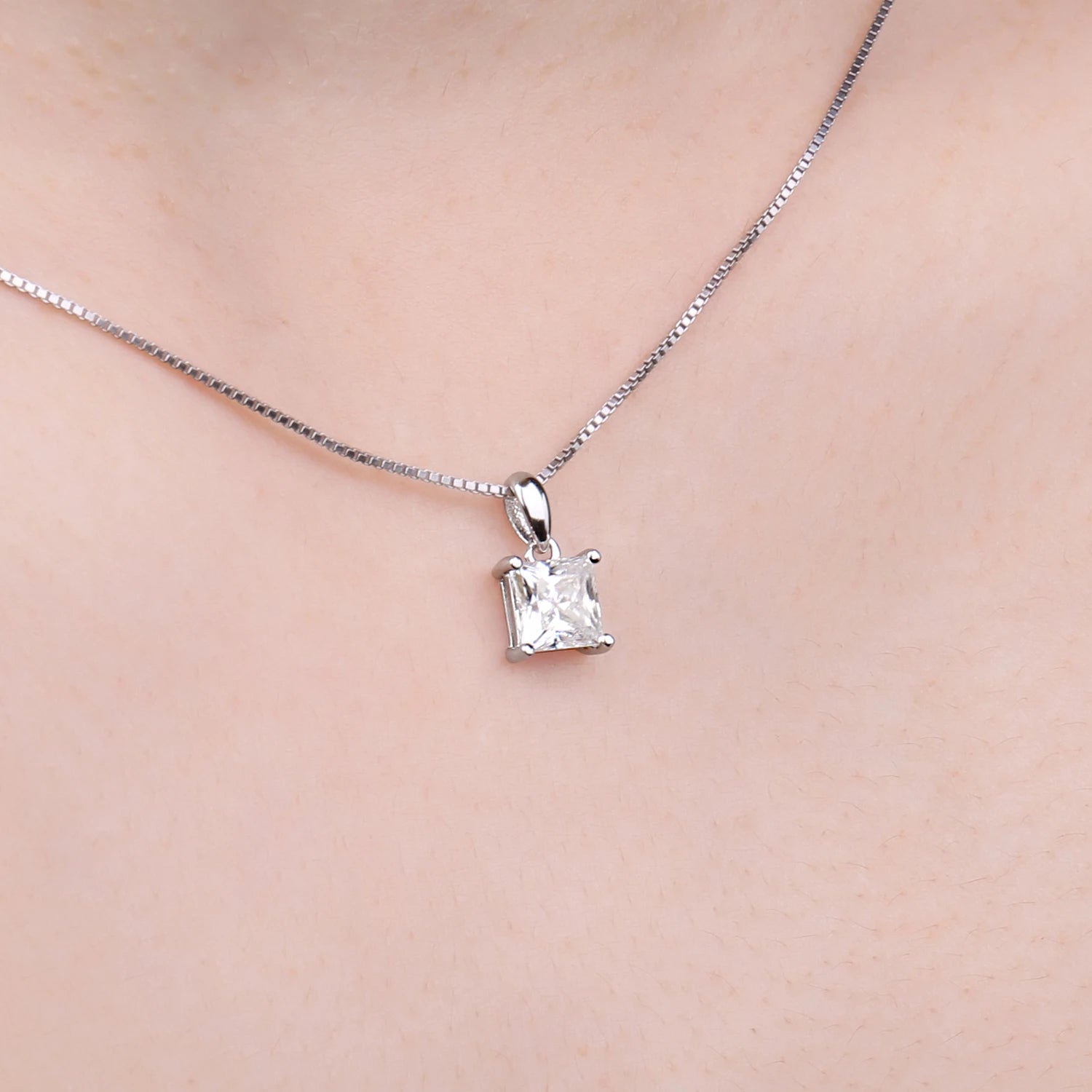 JewelryPalace Princesa 925 Sterling Silver Colar de Pingente para Mulheres, Menina Sem Cadeia Moda, Presente de Aniversário, 5A CZ 1ct