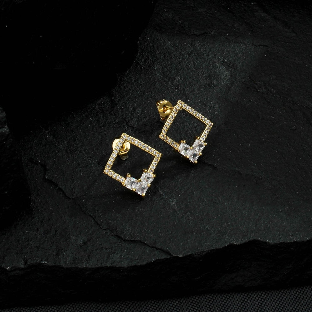 Brinco Dourado Quadrado com 30 Pedras de Zircônia - Galeria